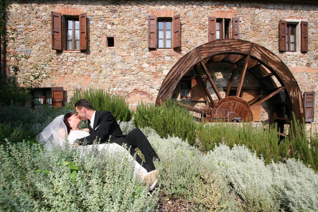 Agriturismo Il Mulino Delle Pile คิวส์ดีโน ภายนอก รูปภาพ